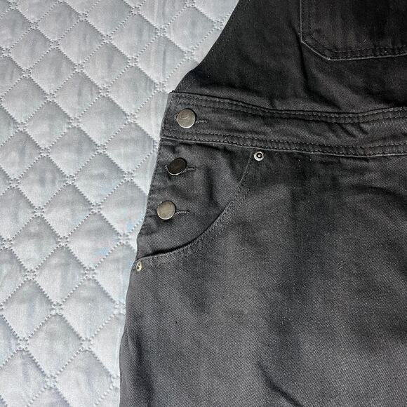 ✨Boohoo Women’s Betty Black Denim Dungaree Skirt Size 12 US Overalls NWT - Picture 3 of 7